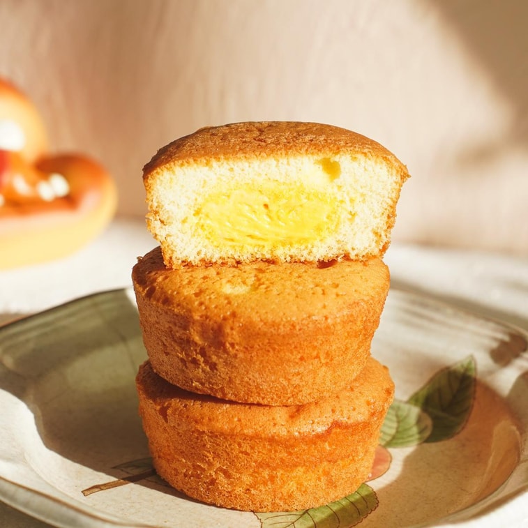 Soft Custard Cream Cakes